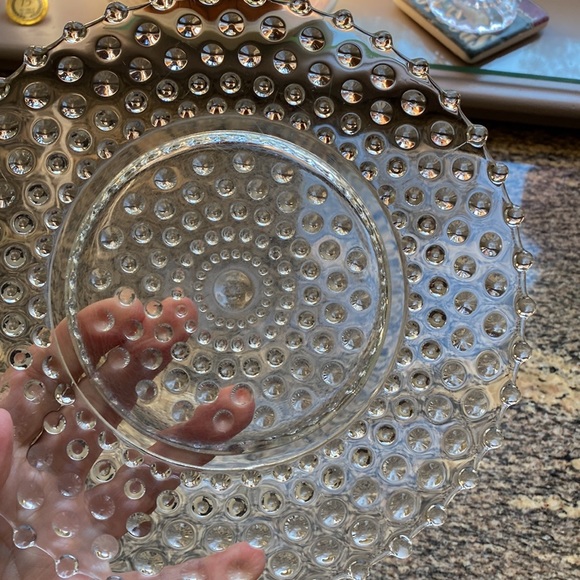 Vintage clear glass hobnail plate - Picture 5 of 5